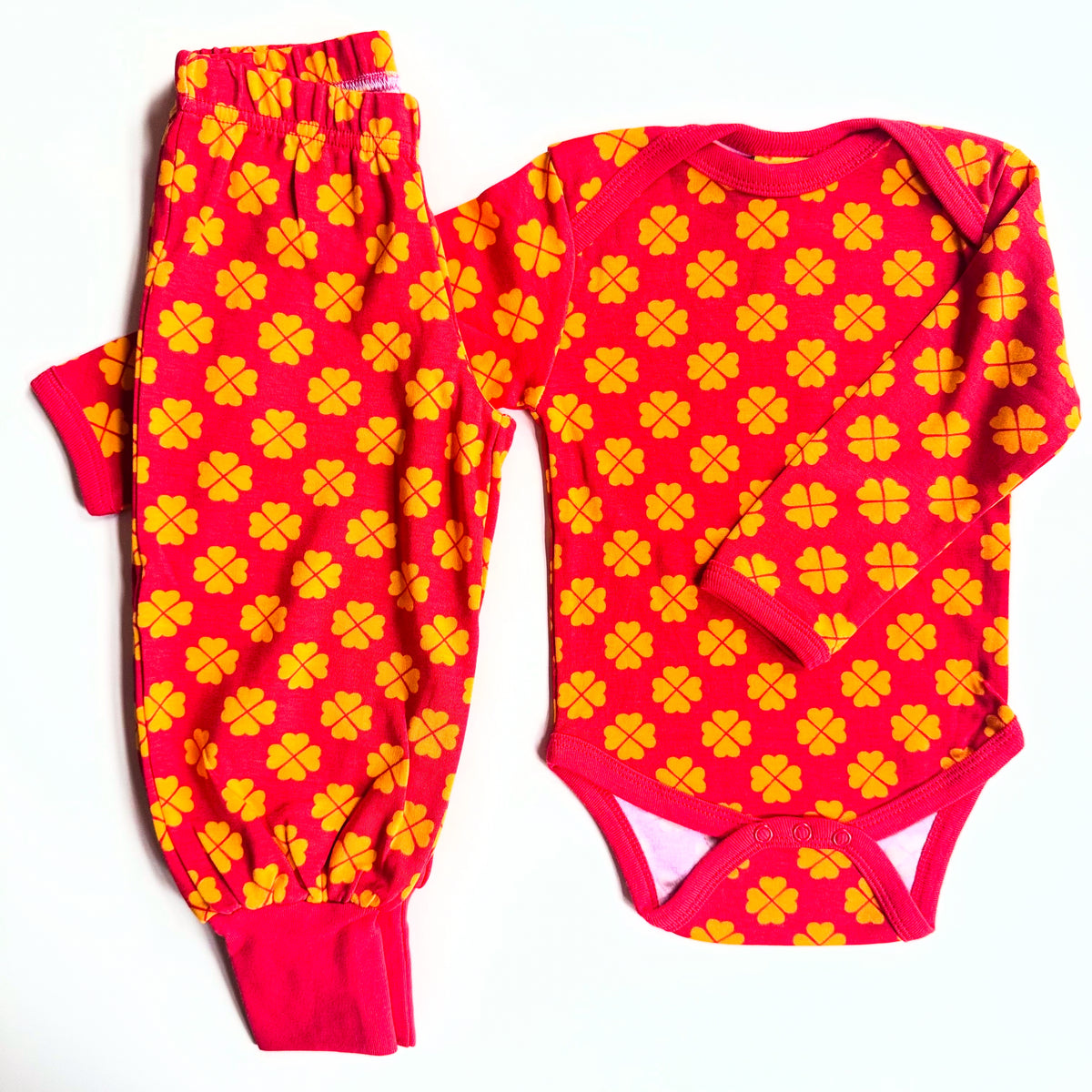 Duns Sweden - SET Longsleeve Body + Baggy Pants Clover Pompeian Red