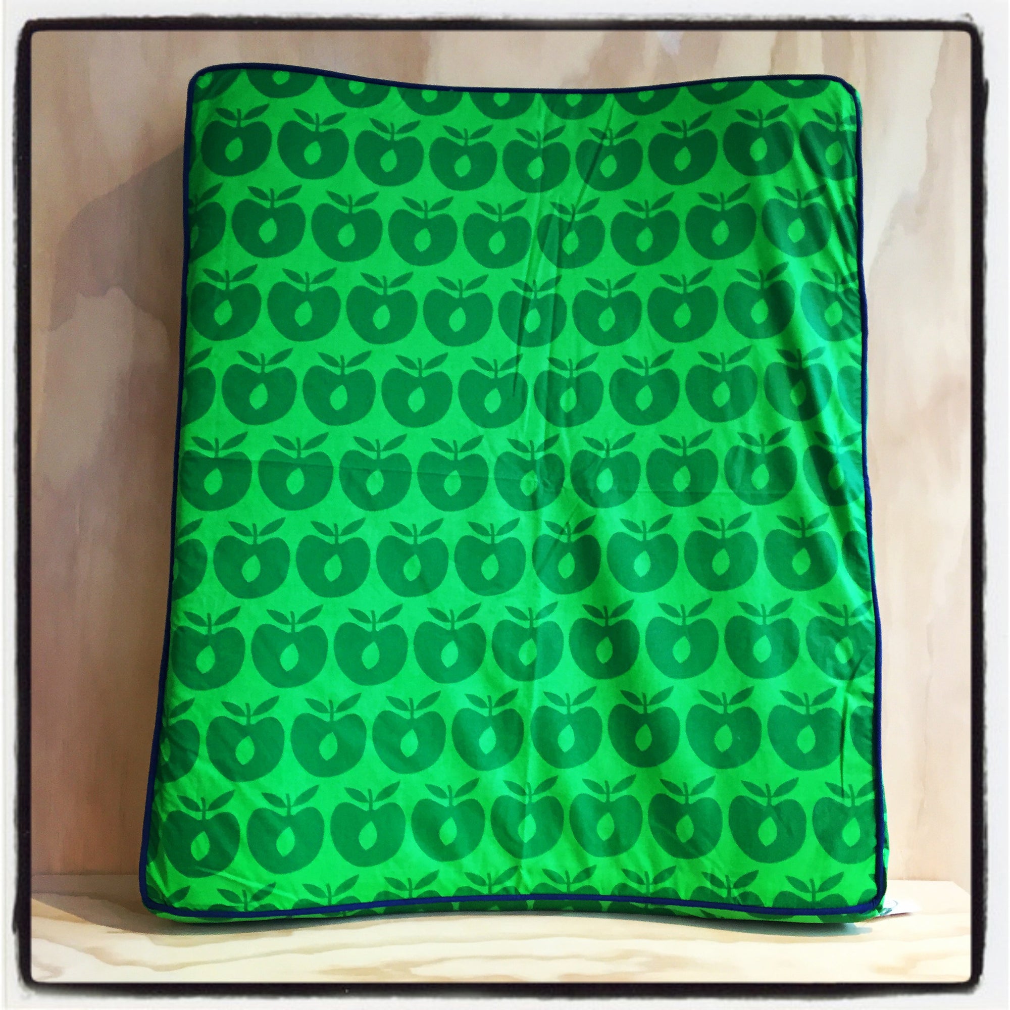 Changing Pad Cover Green Apples